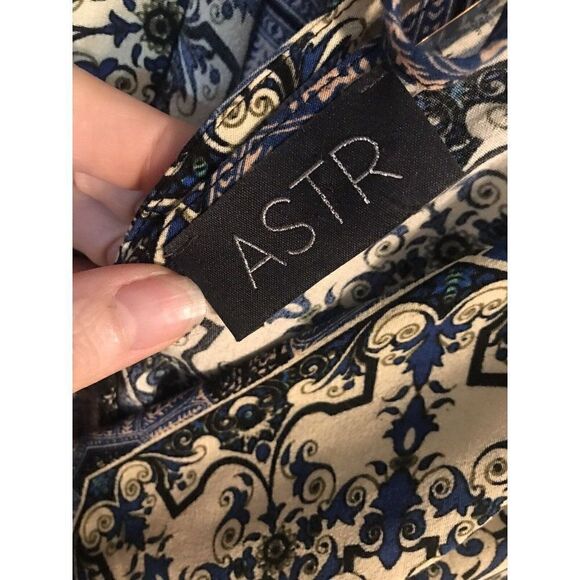 ASTR the Label Blue Maxi Dress Patchwork Floral Long Flowy Boho Festival Large - Picture 6 of 7